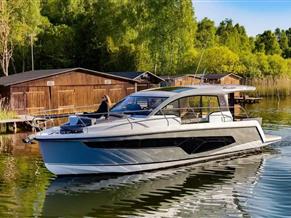 Sealine C335
