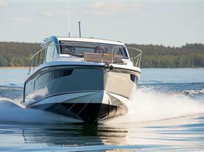 Sealine C335