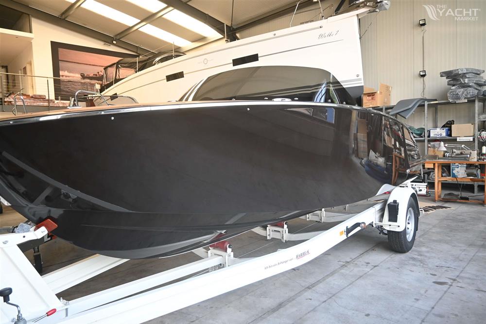 VTS BOATS FLYING SHARK 5.7 CLASSIC