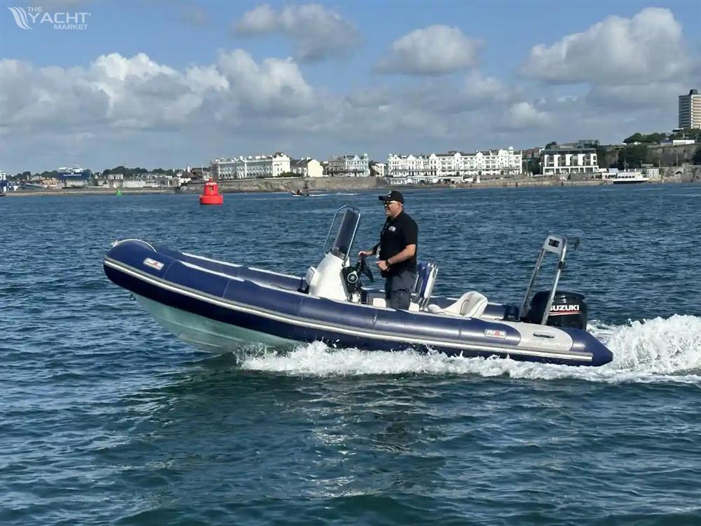 Avon Adventure 560 Open