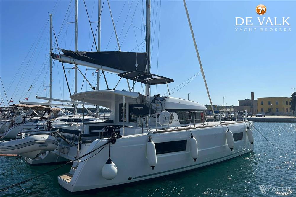 Lagoon 40 - Picture 1