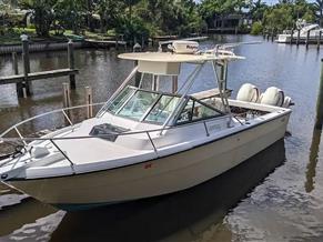 Pursuit Tiara 2500