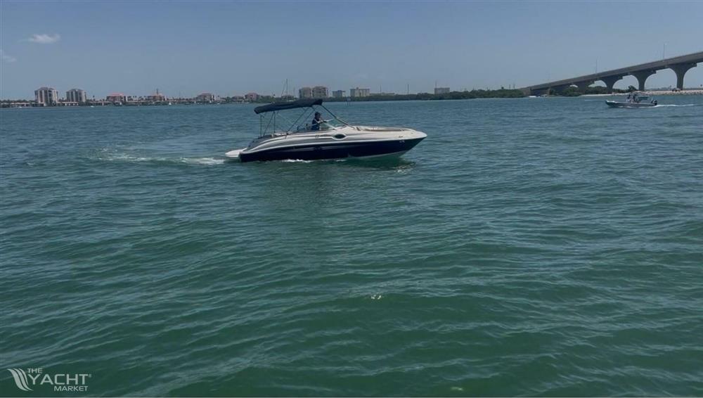 Sea Ray 240 SUNDECK