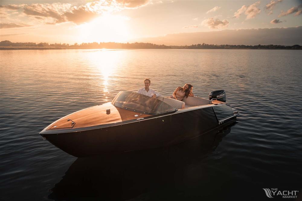 VTS BOATS FLYING SHARK 5.7 CLASSIC