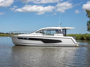 Sealine C335