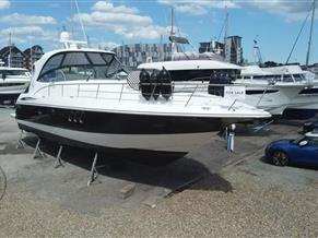 Cruisers Yachts 460 Express