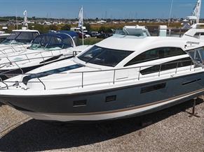 Fairline Squadron 42