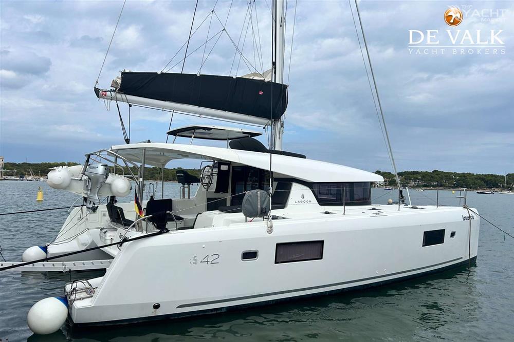 Lagoon 42 - Picture 1