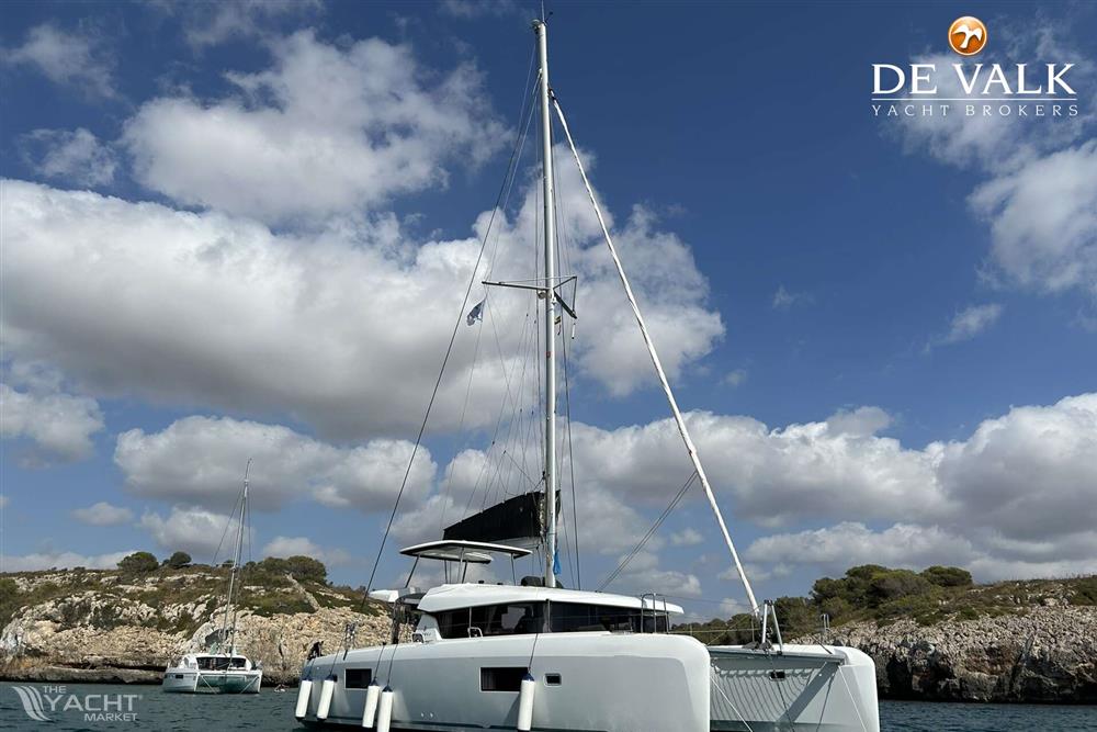 Lagoon 42 - Picture 1