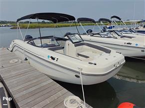 Bayliner DX2200