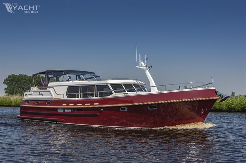 Smelne Yachts Stevens 1600 Dutch Steel Trawler