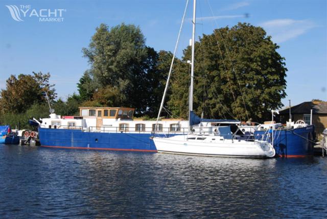 Belgian Shipyards Steel 95ft Liveboard Barge