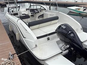 Bayliner DX 2200