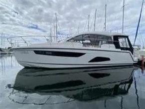 Sealine C330