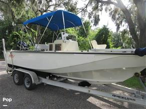 Boston Whaler 220 Outrage