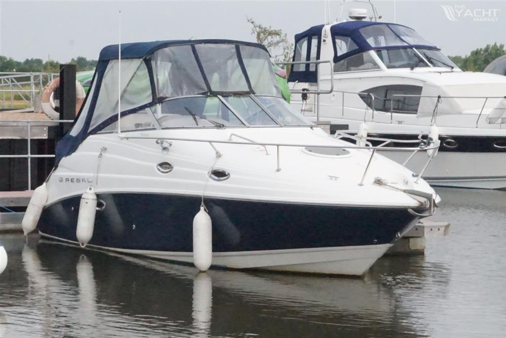 Regal 2665 Commodore