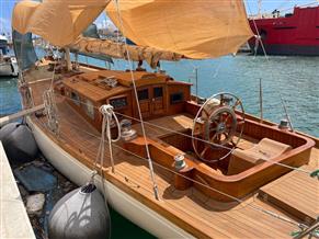 Andersen Vary Wooden classic boat