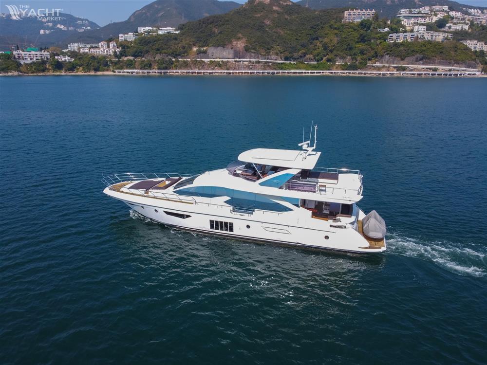 Azimut 80