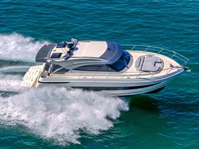 Riviera 4600 Sport Yacht