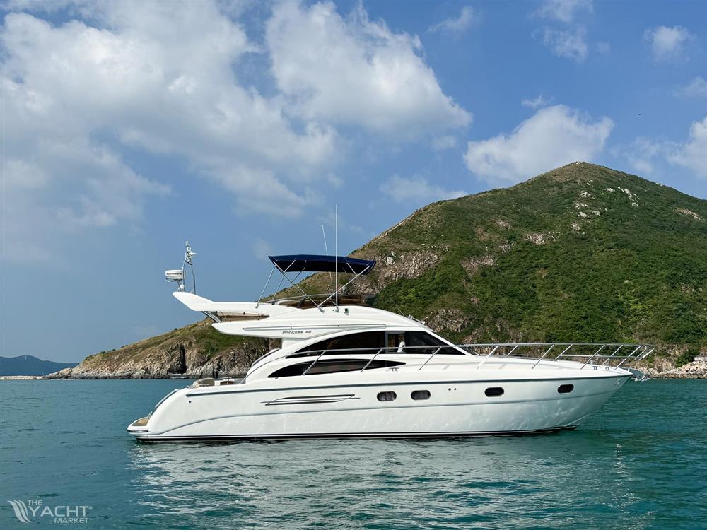 Princess 42 Flybridge Motor Yacht