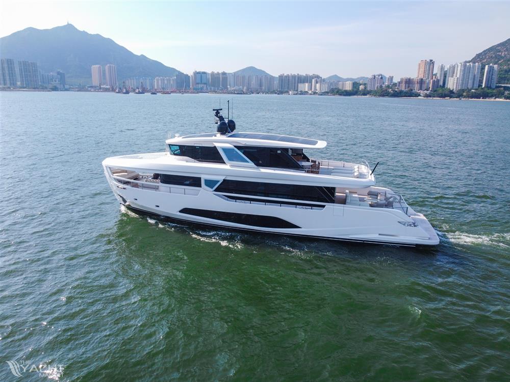 Ferretti Yachts Infynito 90