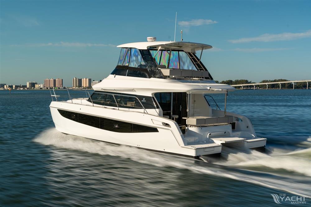 Aquila 42 Yacht