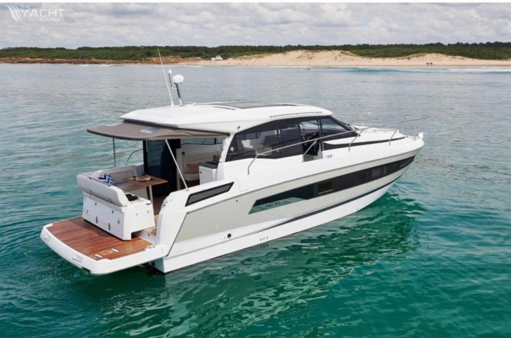 Jeanneau NC 33