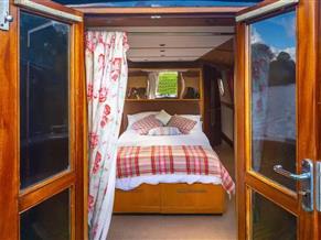 Aqualine Boats Metro float