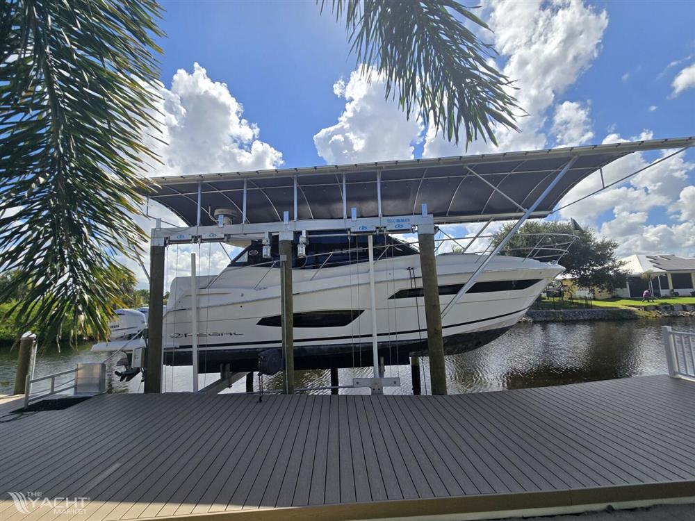 Regal - 2020 Regal 38XO