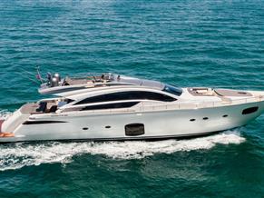 Pershing 82 VHP