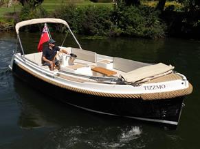 Interboat Intender 700