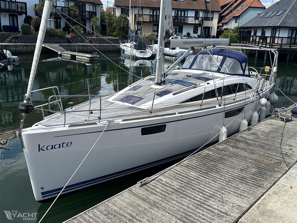 Bavaria Vision 42 Blue Edition - 2018 Bavaria Vision 42 Blue Edition 1