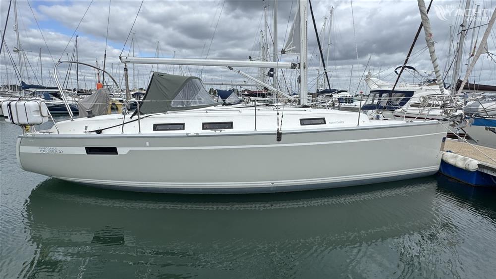 Bavaria Cruiser 32 - 2013  Cruiser 32 1