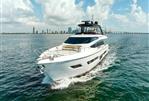 Ferretti Yachts 780