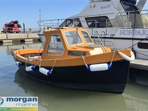 5.8m  Fishing boat