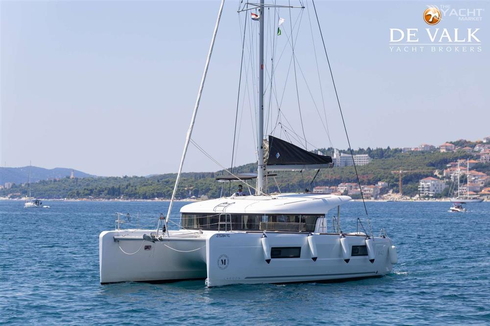 Lagoon 40 - Picture 1