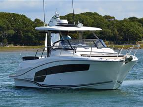 Jeanneau Cap Camarat 10.5 WA Series 2