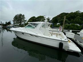 Tiara Yachts 3500 Express