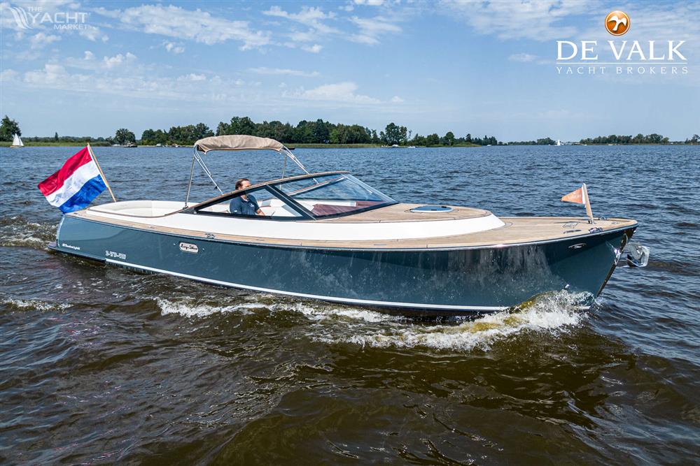 Long Island 33 Runabout - Picture 1