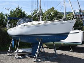 Beneteau First 325