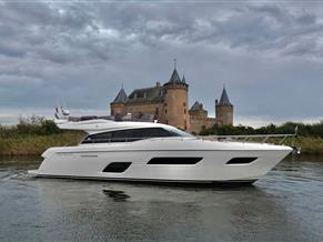 Ferretti Yachts 550