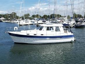 Hardy Marine 32 Commander