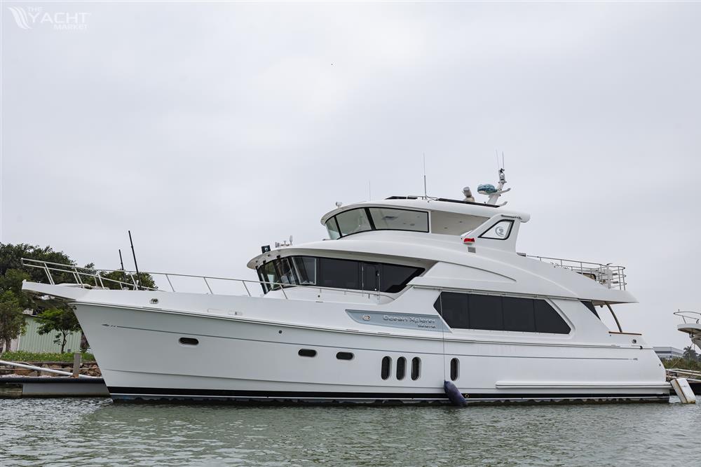 Selene 62 Explorer