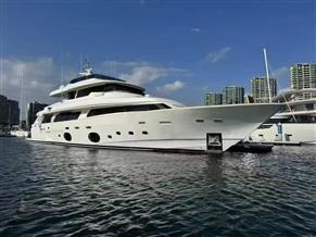 Custom Line Navetta 33