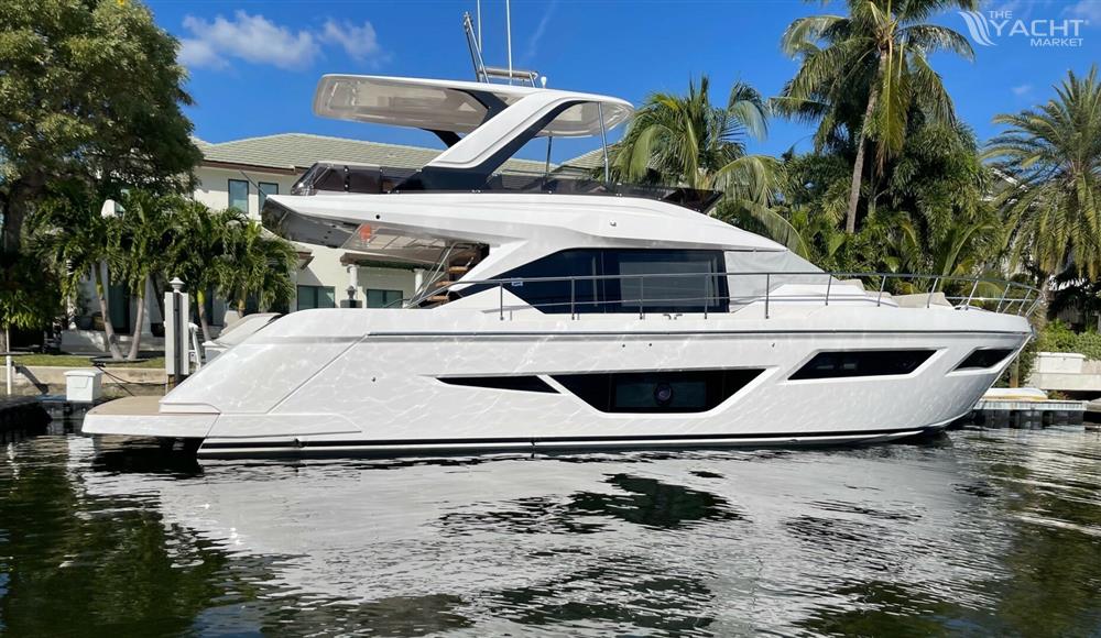 Ferretti Yachts 580