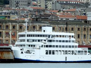 ROPAX FERRY WITH BOW/STERN RAMPS