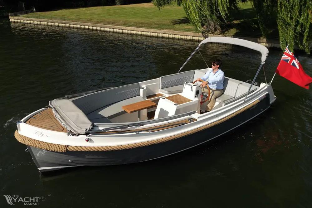 Interboat Intender 700