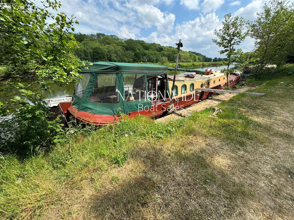 Wormenhuaed 52ft by 10ft Dutch Barge
