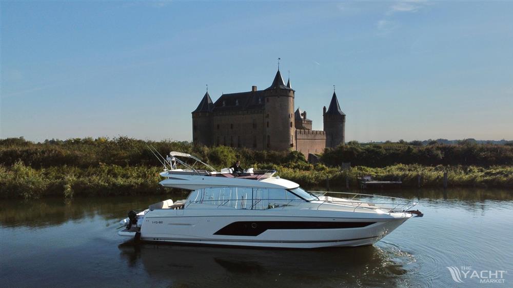 Prestige 590 Flybridge - Prestige-59019-Motor-Yacht-for-Sale-exterior-Lengers-Yachts-3-1-scaled.jpg