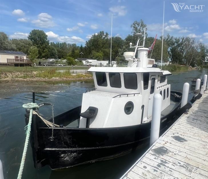 1985 32&#39; x 11&#39;6 PUSH TUG/WORK BOAT